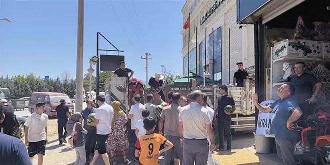 12 ton karpuz 20 dakikada tükendi