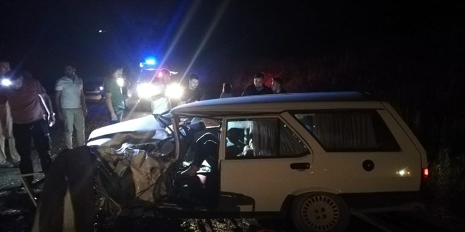 Malatya'da hafif ticari araçla otomobil çarpıştı: 8 yaralı