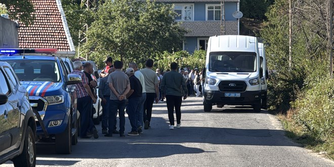Husumetli iki akraba grup arasında bıçaklı kavga: 3 ölü