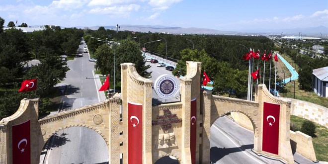 Atatürk Üniversitesi'nden YKS'de dereceye giren öğrencilere burs
