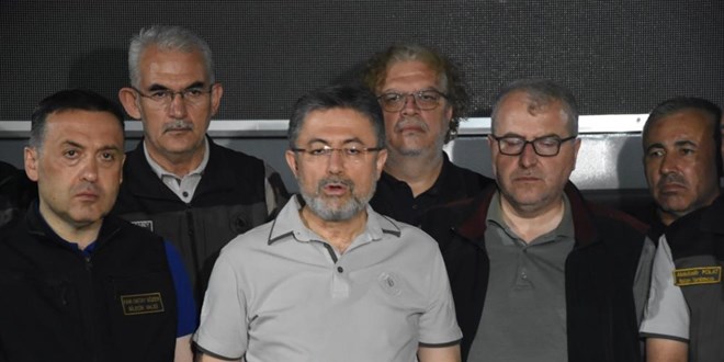 Bakan Yumaklı: Bugün Türkiye'de başlayan 3 yangınımız var