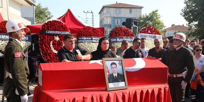 Şehit Üsteğmen Özsu memleketinde son yolculuğuna uğurlandı