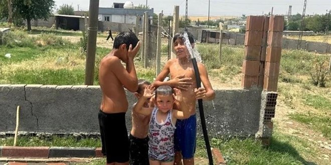 Sıcaklık rekor kırıldı, hayat durdu: Gözlerimizi açamıyoruz
