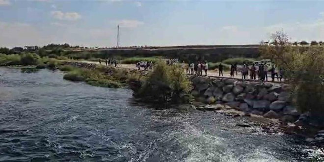 Serinlemek için Fırat Nehri'ne giren 15 yaşındaki çocuk kayboldu