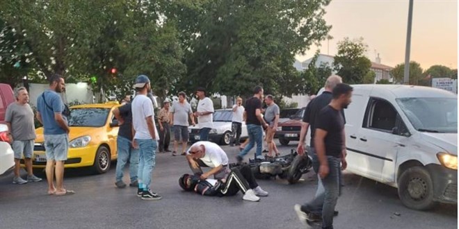Aydın'da ters yönden dönüş yapan araç motosikletle çarpıştı