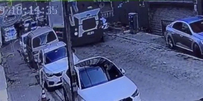 İstanbul'da çöp kamyonunun çarptığı çocuk hayatını kaybetti