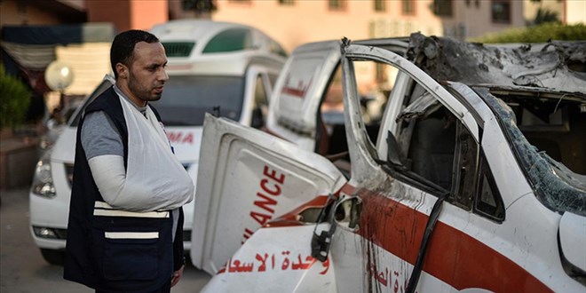 İsrail, Gazze'de Filistin Kızılay'ı karargahını bombaladı