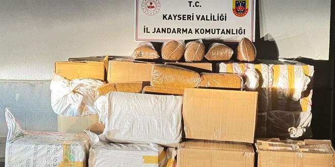 Şüpheli yolcu otobüsünden 750 kilogram kaçak tütün çıktı