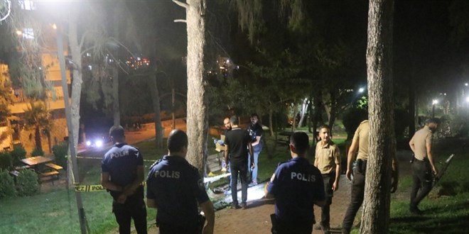 Parkta çıkan tartışmada kalbinden bıçaklanarak öldürüldü