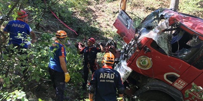 Osmaniye'de yangına giden arazöz devrildi: 1 şehit, 4 yaralı