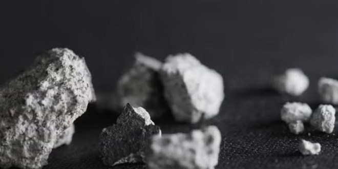 Eve düşen göktaşı, Dünya'dan yaşlı çıktı