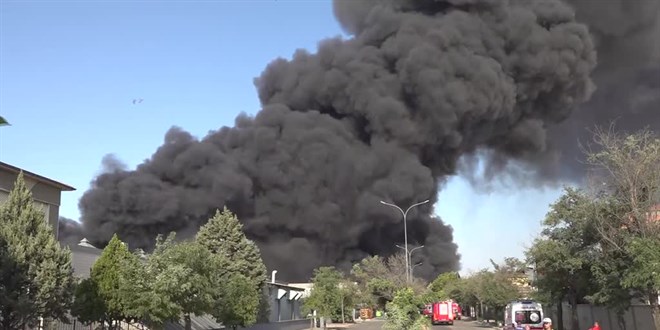 Gaziantep'te geri dönüşüm fabrikasında yangın çıktı