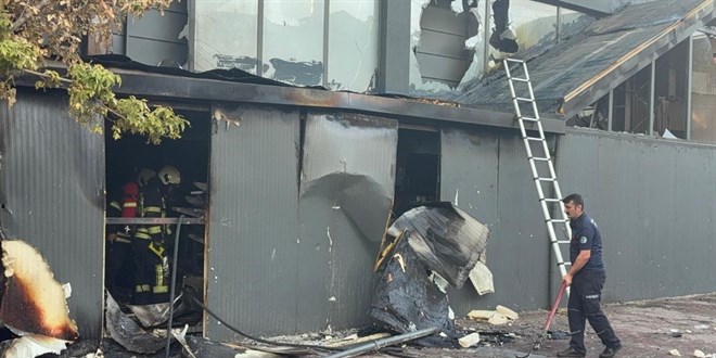 Kayseri'de yangın depoyu küle çevirdi