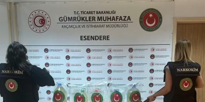 Tırın yakıt deposunda 33 litre metamfetamin ele geçirildi