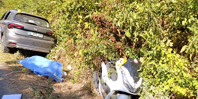 Otomobil ile motosikletin çarpıştığı kazada 2 kişi öldü