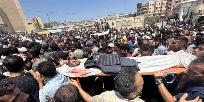 İsrail, Gazze'de hastaneye saldırdı: 5'i gazeteci 20 ölü
