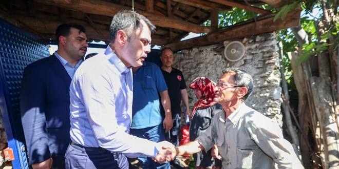 Bakan Kurum, Ödemişli Cavit amcaya verdiği sözü tutu