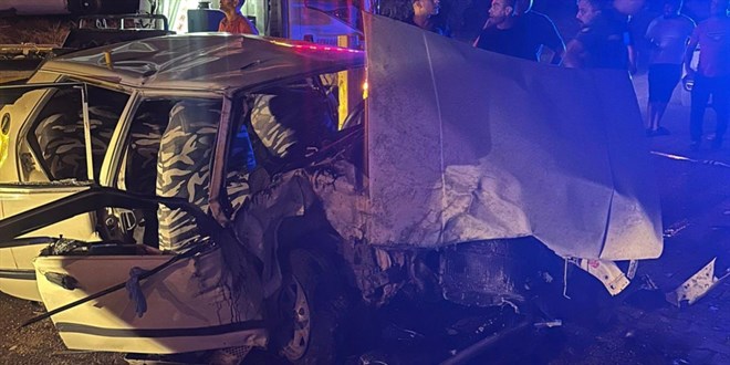 Aydın'da iki otomobil çarpıştı: 8 yaralı