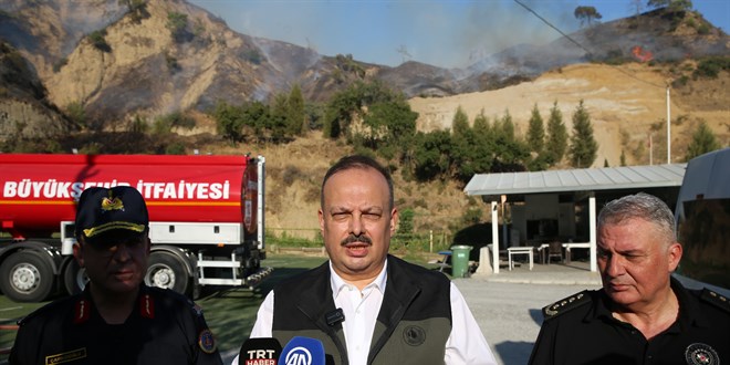 Emniyetin atış poligonundaki tadilat sırasında çıkan yangın ormana sıçradı