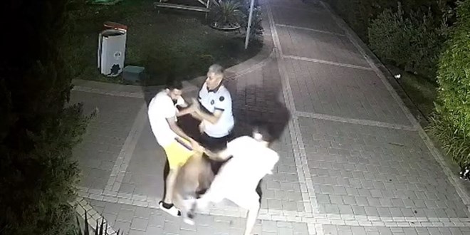 Oğluyla kavga eden 13 yaşındaki çocuğu darbetti
