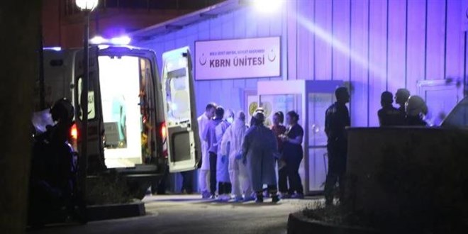 Şüpheli maddedeki kokudan etkilenen 9 polis tedavi altına alındı