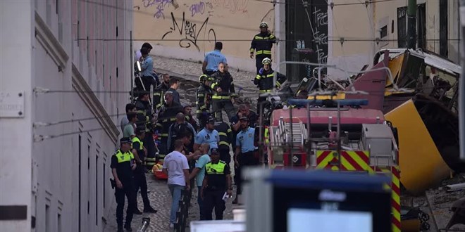 Portekiz'de tramvay raydan çıktı: 15 kişi öldü, 18 kişi yaralandı