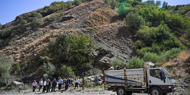 Kayalık alandan düşen 334 küçükbaş hayvan telef oldu