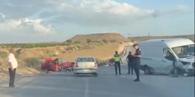 Nevşehir'de otomobil ile minibüs kafa kafaya çarpıştı: 1 ölü