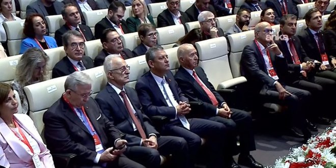Kılıçdaroğlu'nun koltuğu boş kaldı