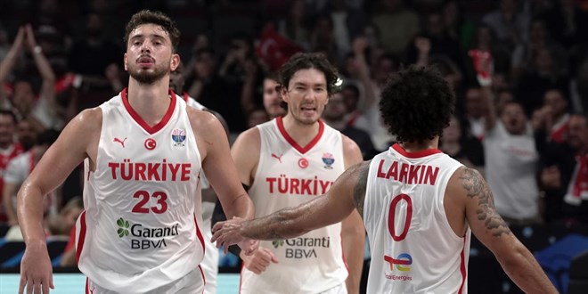 12 Dev Adam EuroBasket'te 68 yıl sonra 7'de 7 yaptı