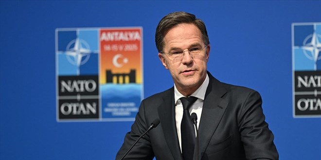 Rutte'den Putin'e mesaj: Biz hazırız, teyakkuzdayız