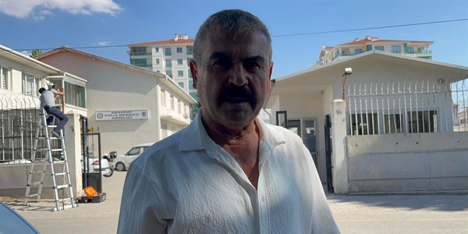 Okul müdürü, bahçeye girmeye çalışan kişi tarafından darbedildi