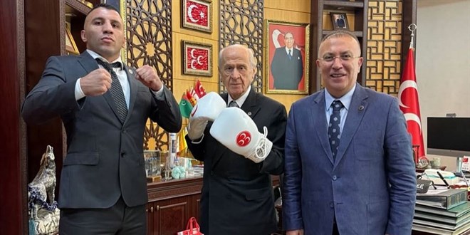 MHP lideri Bahçeli'den dikkat çeken kare