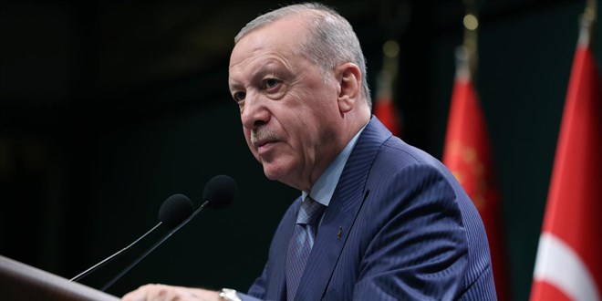 Cumhurbaşkanı Erdoğan 12 Dev Adamı tebrik etti
