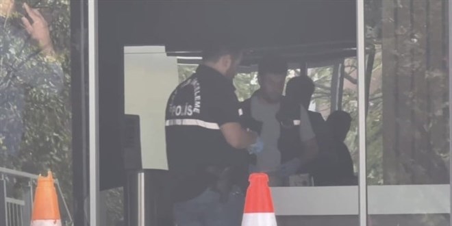 Boşanmak isteyen kadını pompalı tüfekle vurup kaçtı