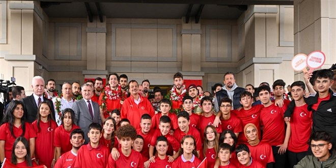Avrupa ikincisi A Milli Erkek Basketbol Takımı, Türkiye'ye döndü