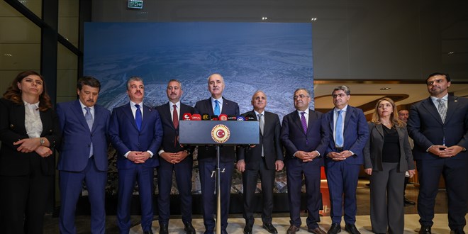 Kurtulmuş'tan Kürtçe şiir açıklaması: Birlikte olmayı, barışı dileyen bir dizeydi