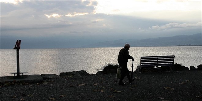 2 Milyona yakın yaşlı 'Yalnız' yaşıyor