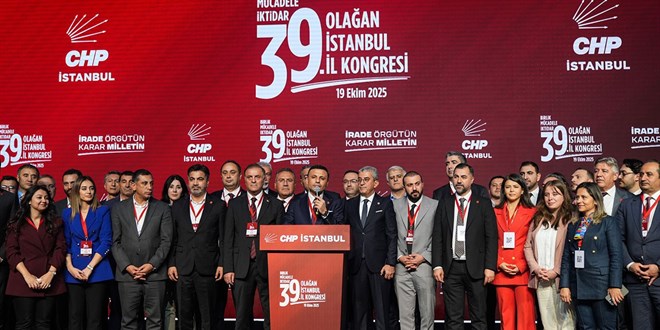 CHP İstanbul İl Başkanlığı'na Özgür Çelik yeniden seçildi