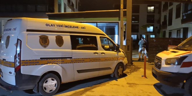 İzmir'de dehşet: Anne ve babasını öldürüp intihar etti