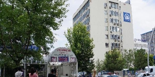 Şüpheli çantadan battaniye çıktı