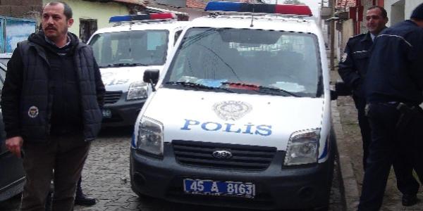 Turgutlu'da polis aracına saldırı