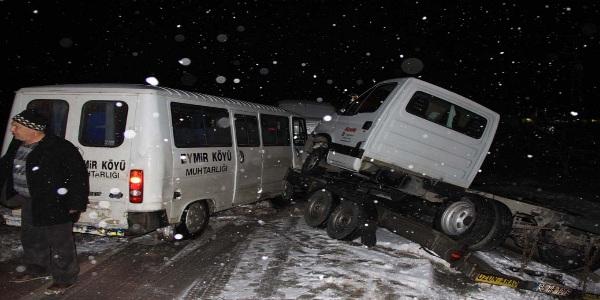Bursa'da zincirleme trafik kazası: 6 yaralı