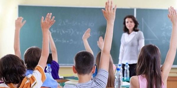 Dinçer: 5. ve 9'uncu sınıfların müfredatı yenilenecek