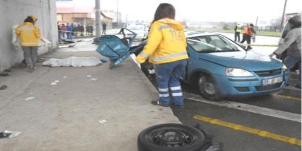 Cenaze yolunda kaza: 2 ölü, 2 yaralı