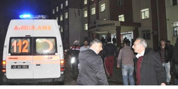 Turgutlu Meslek Yüksekokulu'nda kavga: 2 yaralı