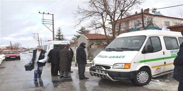 Yaşlı çift sobadan sızan gazından zehirlenerek hayatını kaybetti