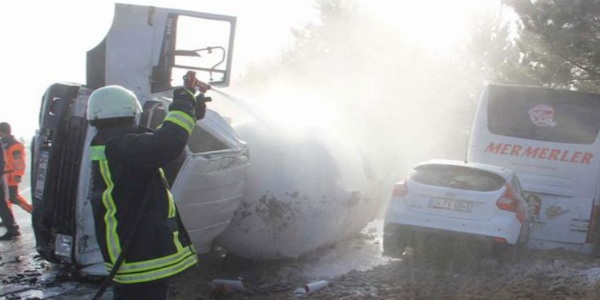 Kırşehir'de 10 araç birbirine girdi:12 yaralı