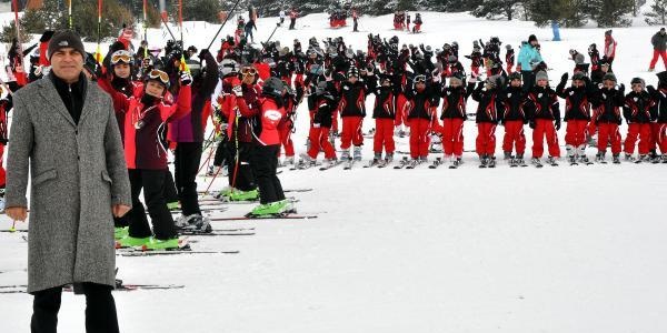 Belediye, 360 öğrenciyle kayak kulübü kurdu