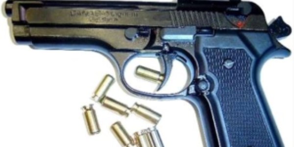 Polis eşi beylik tabancasıyla intihar etti